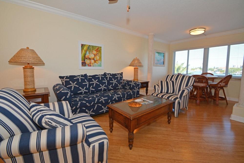 Westwinds Waterfront Resort St. Pete Beach Buitenkant foto