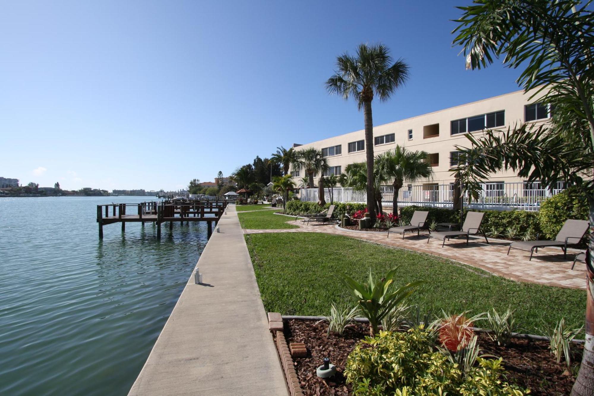 Westwinds Waterfront Resort St. Pete Beach Buitenkant foto