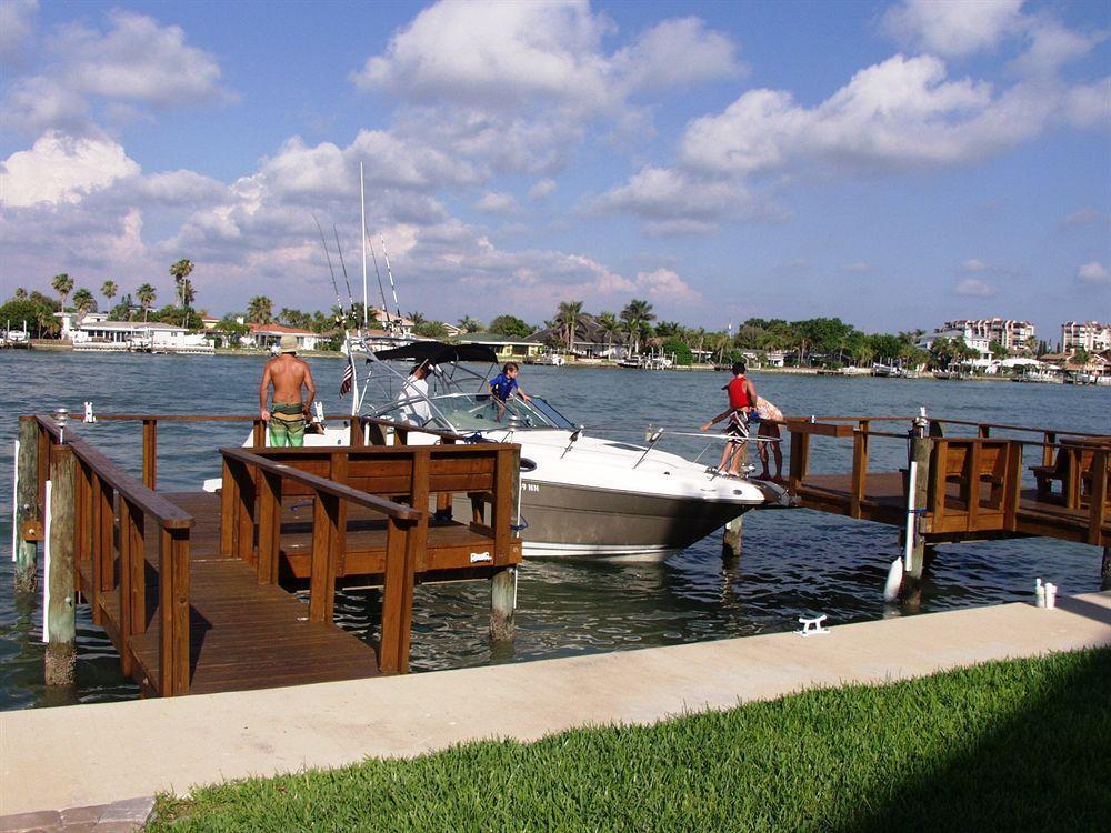 Westwinds Waterfront Resort St. Pete Beach Buitenkant foto