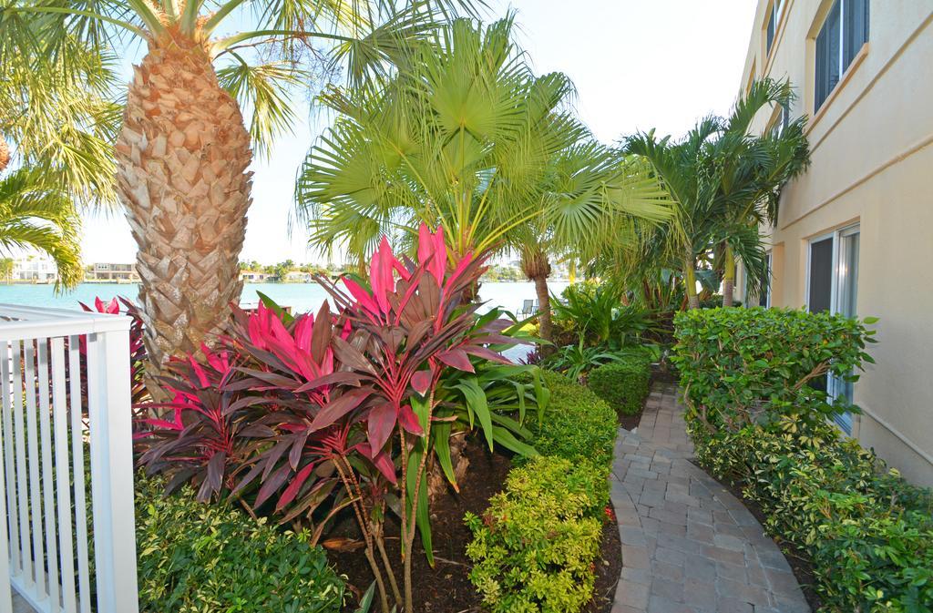 Westwinds Waterfront Resort St. Pete Beach Buitenkant foto
