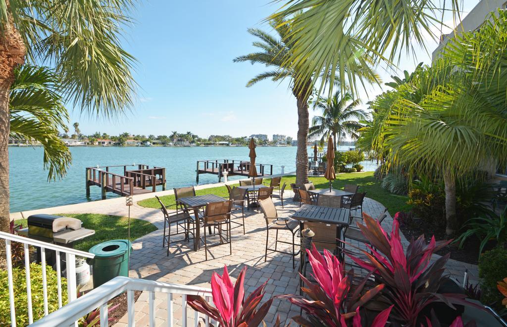 Westwinds Waterfront Resort St. Pete Beach Buitenkant foto