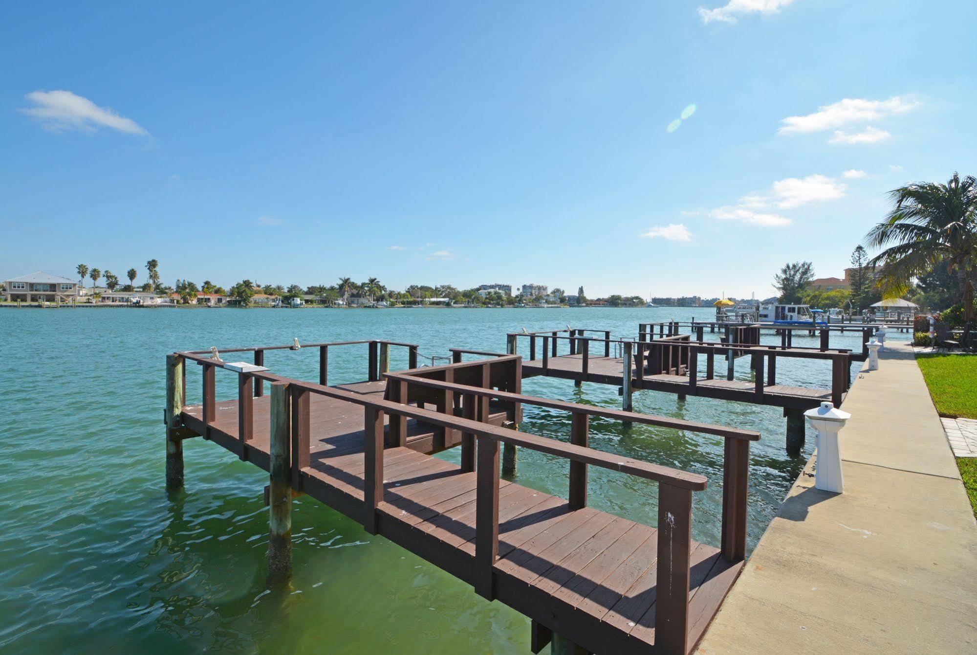 Westwinds Waterfront Resort St. Pete Beach Buitenkant foto