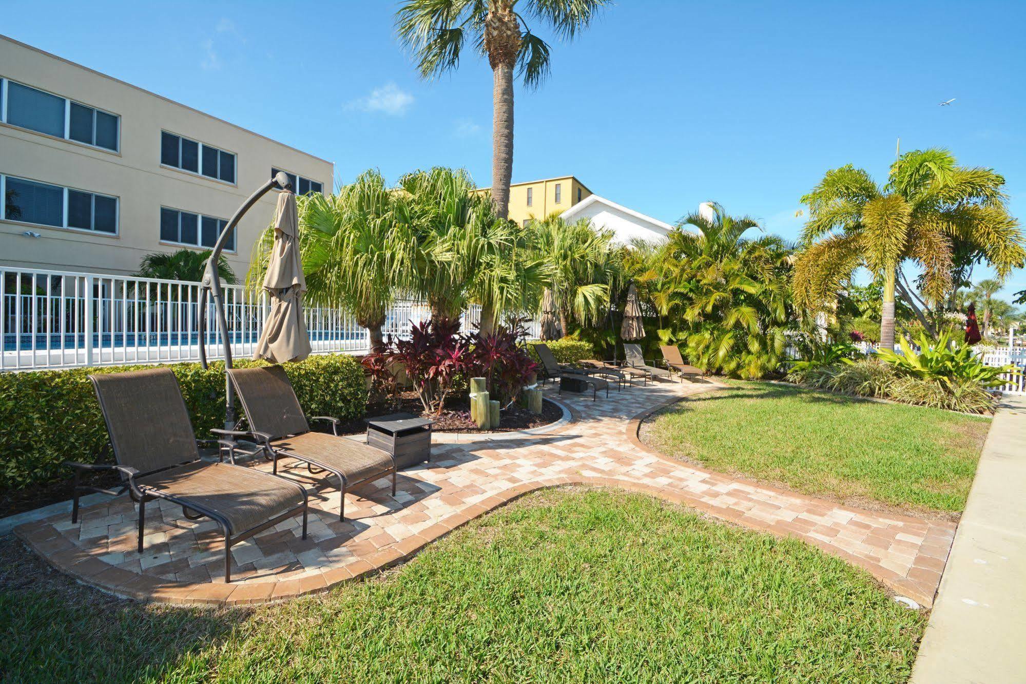 Westwinds Waterfront Resort St. Pete Beach Buitenkant foto